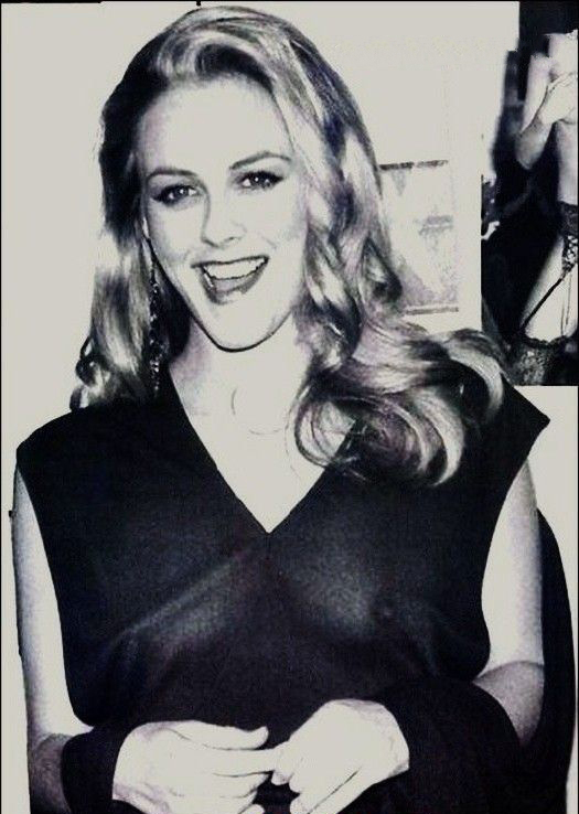 Alicia Silverstone nude. Photo - 32