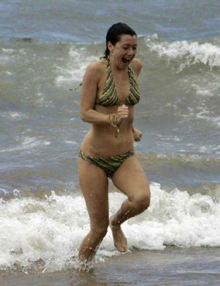 Alyson Hannigan nude. Photo - 6