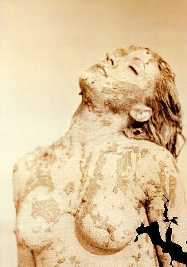 Alyssa Milano nude. Photo - 10