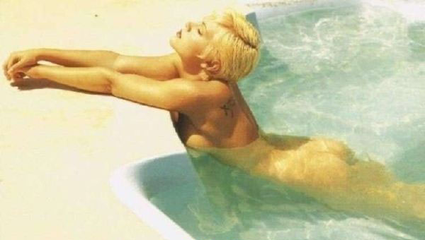 Alyssa Milano nude. Photo - 23
