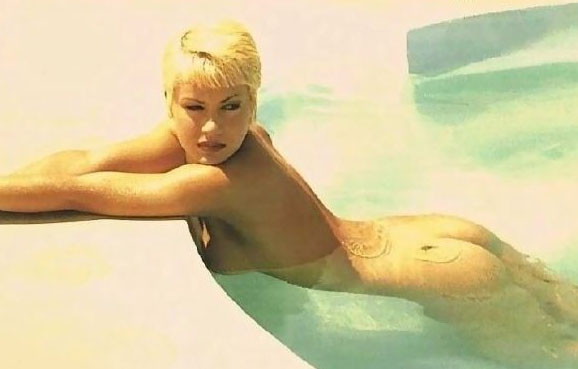 Alyssa Milano nude. Photo - 24