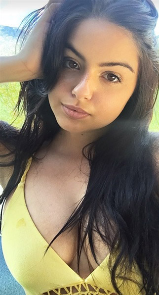 Ariel Winter nude. Photo - 16