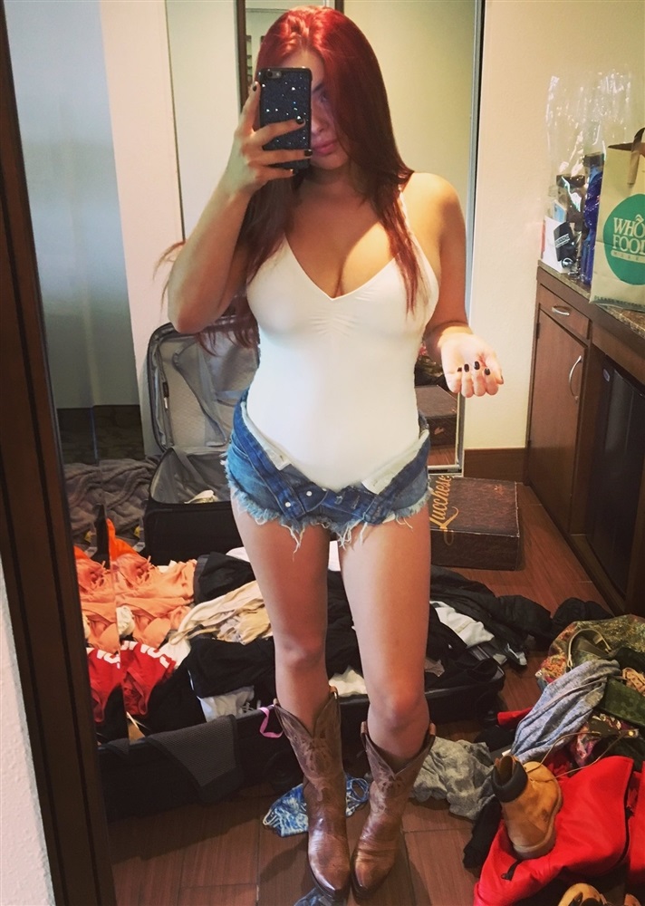Ariel Winter nude. Photo - 27