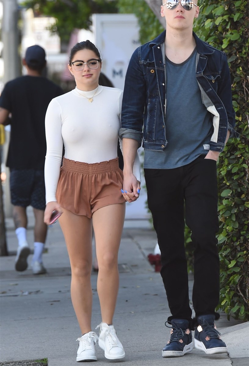 Ariel Winter nude. Photo - 5