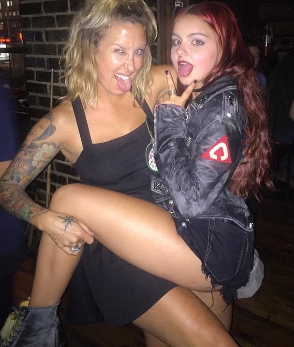 Ariel Winter nude. Photo - 6