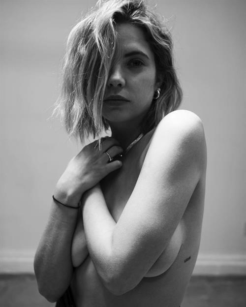 Ashley Benson nude. Photo - 16