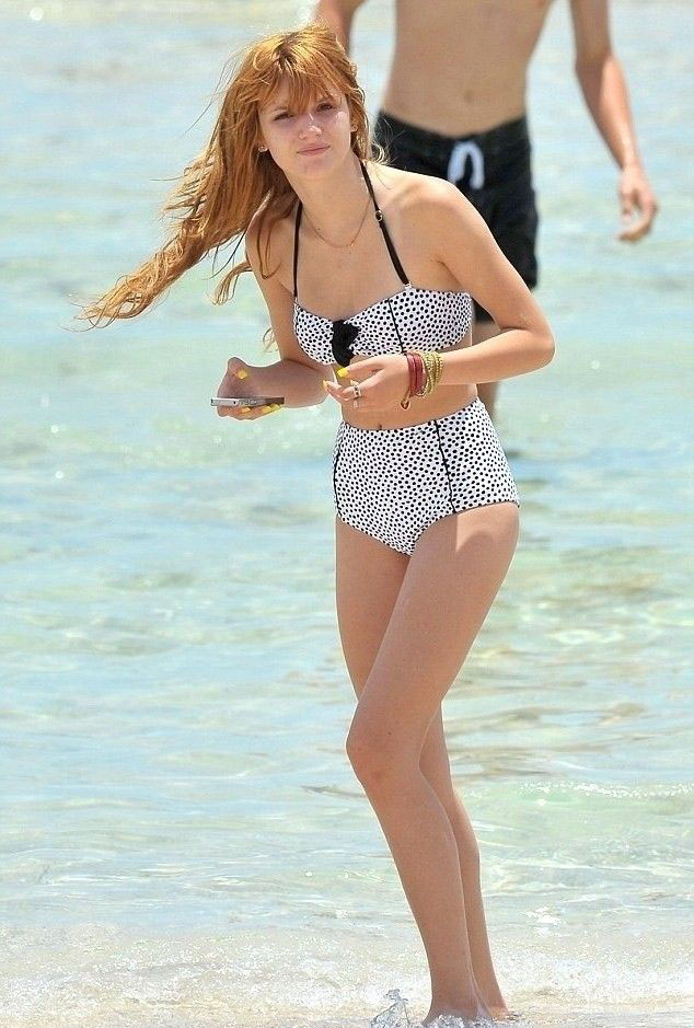 Bella Thorne nude. Photo - 50