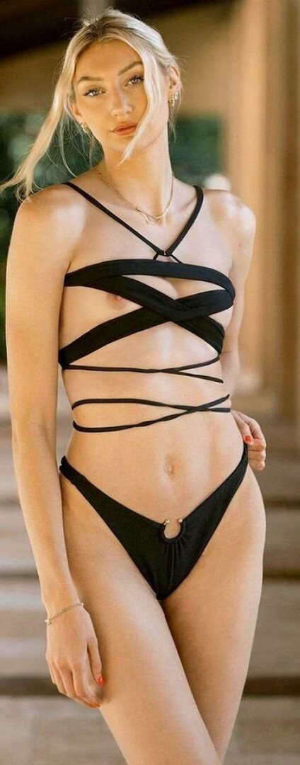 Cameron Brink nude. Photo - 15