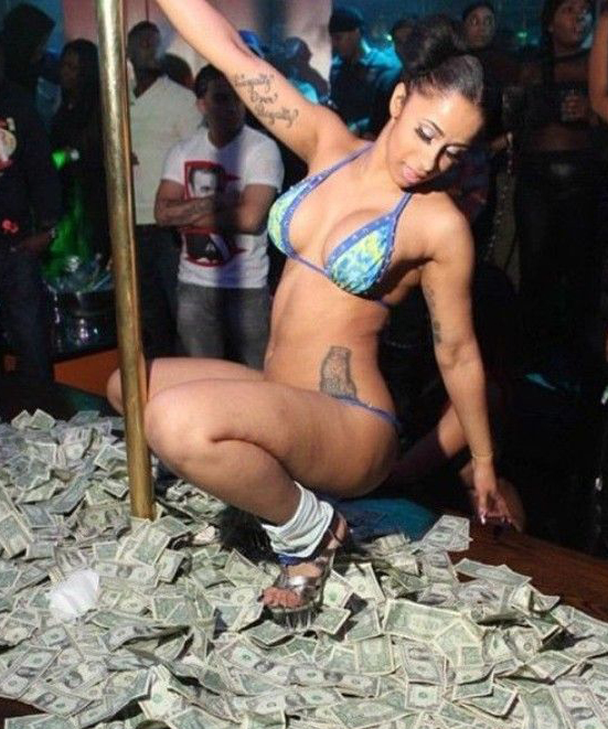 Cardi B nude. Photo - 7