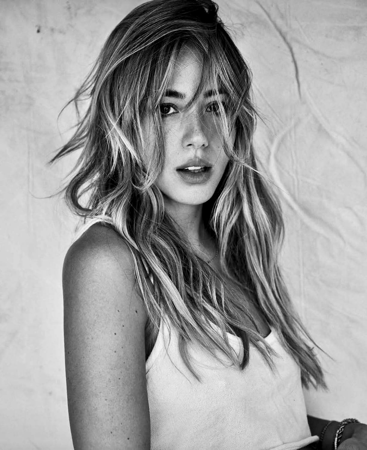 Chloe Bennet nude. Photo - 8
