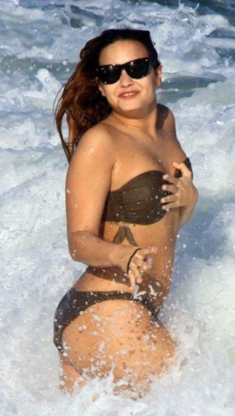 Demi Lovato nude. Photo - 17