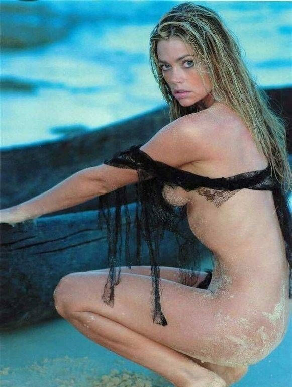 Denise Richards nude. Photo - 7