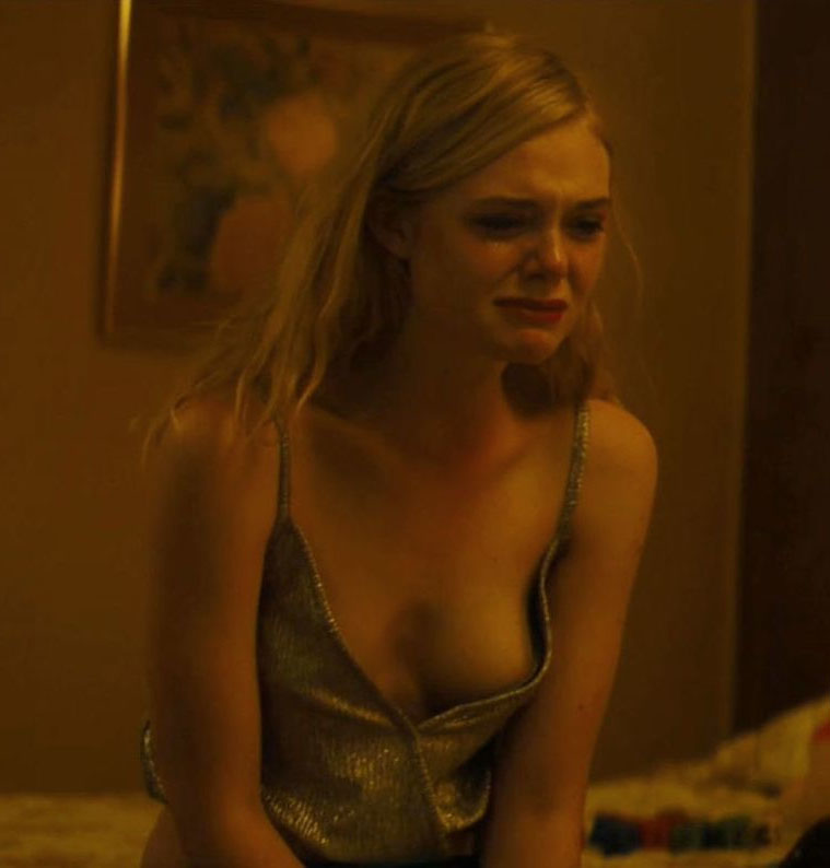 Elle Fanning nude. Photo - 4