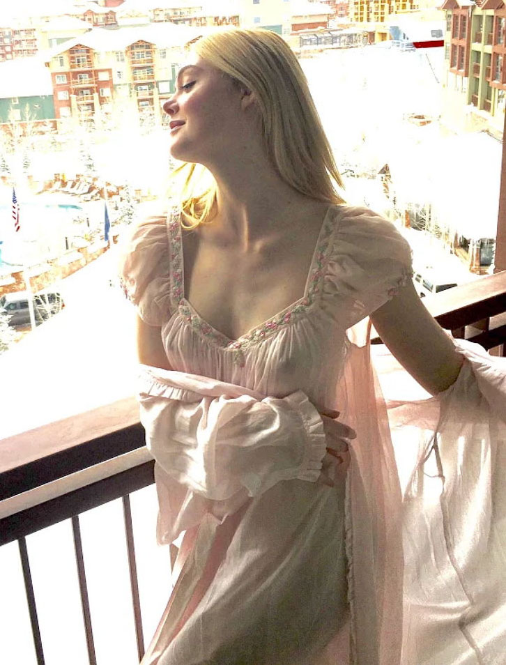 Elle Fanning nude. Photo - 9