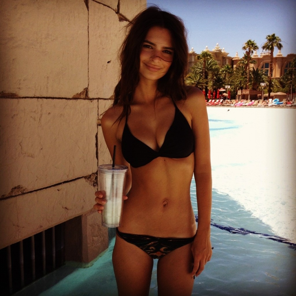 Emily Ratajkowski nude. Photo - 4