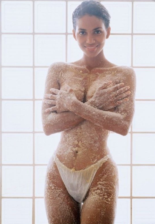 Halle Berry nude. Photo - 20