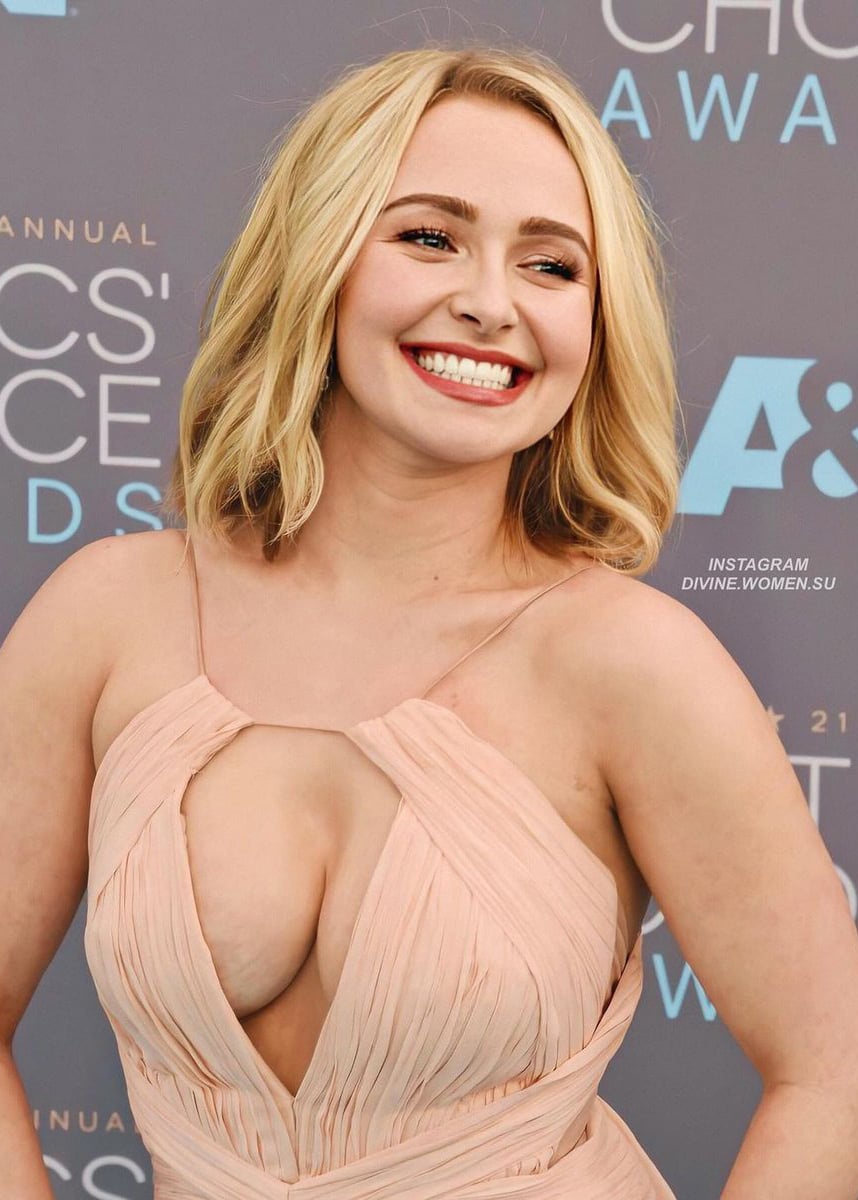 Hayden Panettiere nude. Photo - 7
