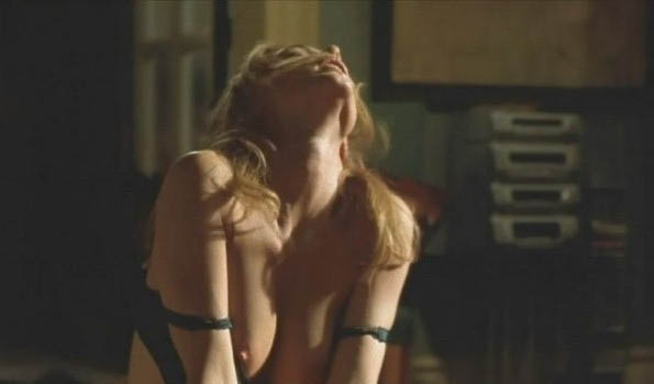 Heather Graham nude. Photo - 13