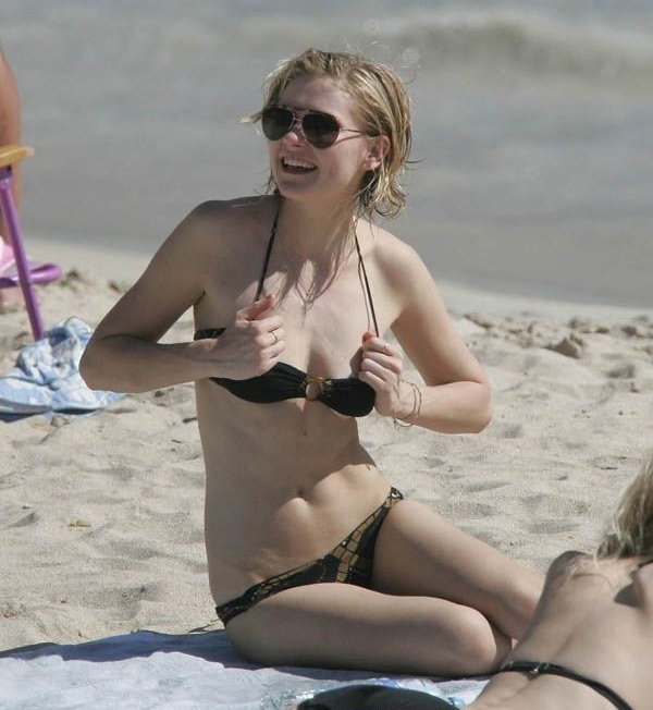 Kirsten Dunst nude. Photo - 36