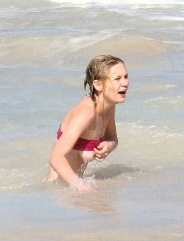 Kirsten Dunst nude. Photo - 9