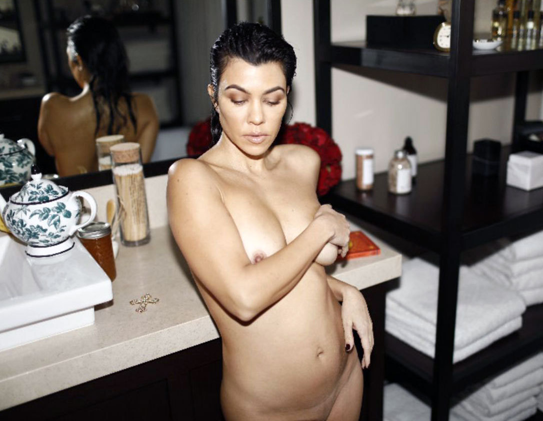 Kourtney Kardashian nude. Photo - 3