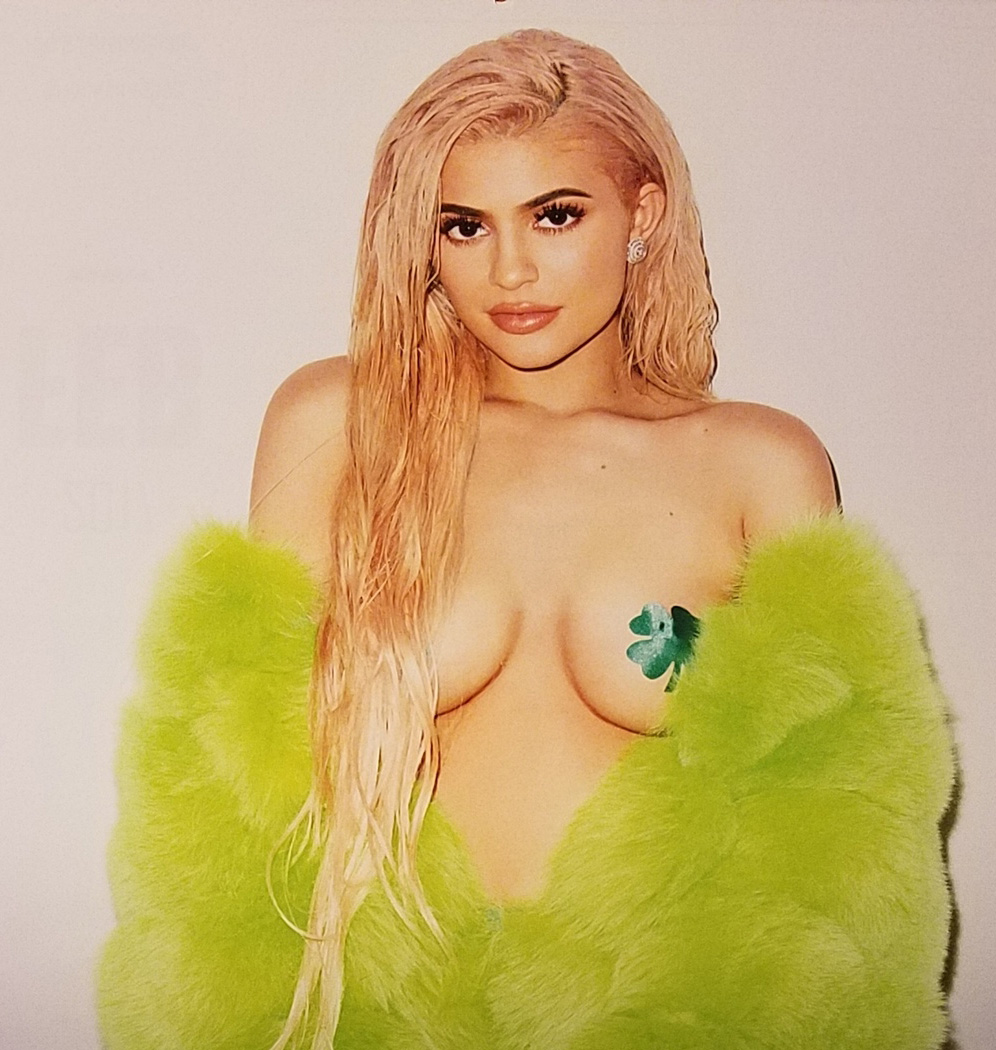 Kylie Jenner nude. Photo - 3