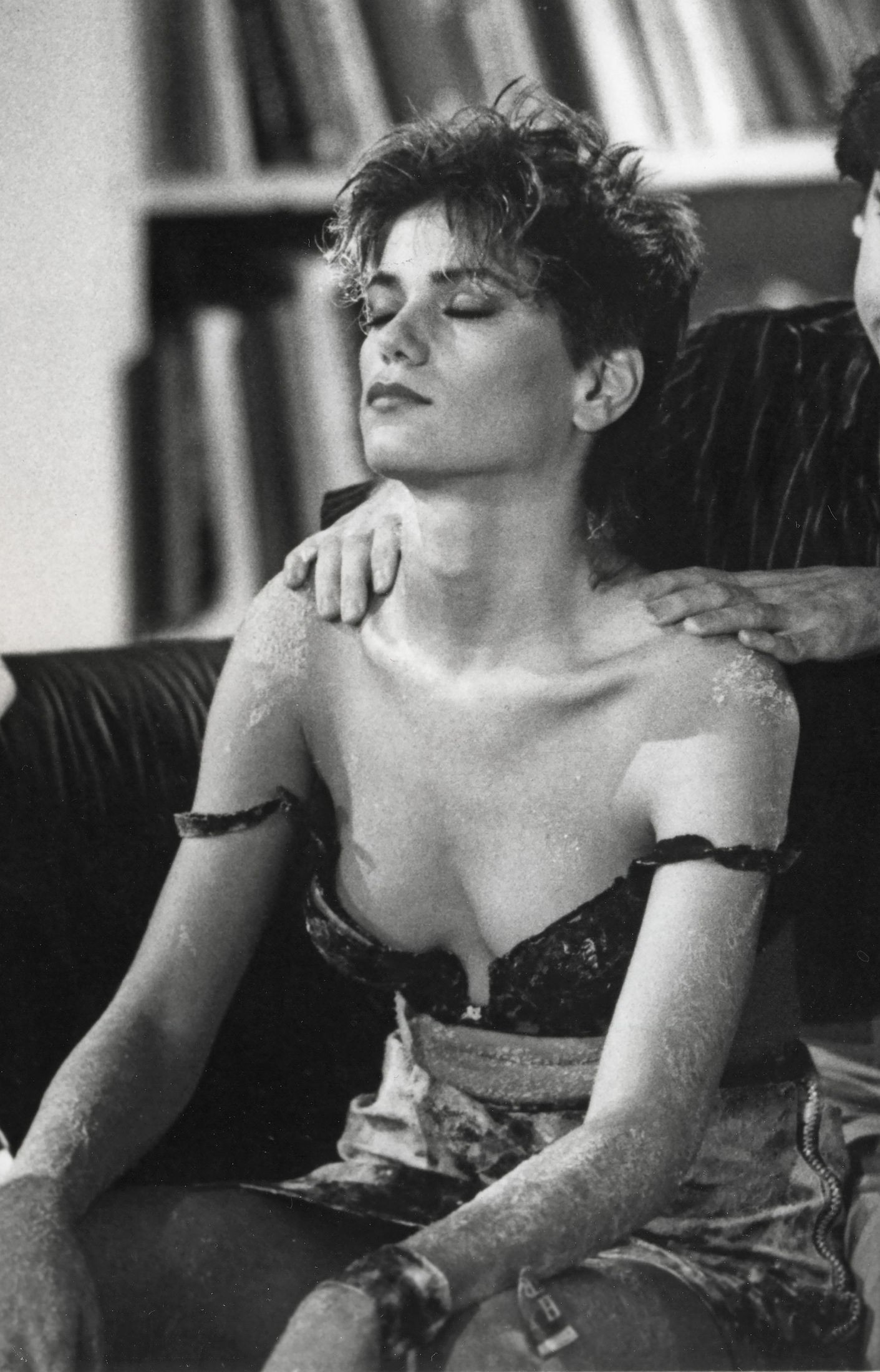 Linda Fiorentino nude. Photo - 12