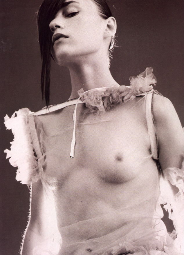Linda Fiorentino nude. Photo - 8