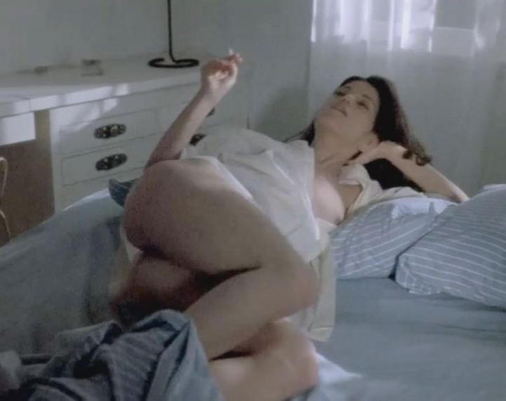 Linda Fiorentino nude. Photo - 9