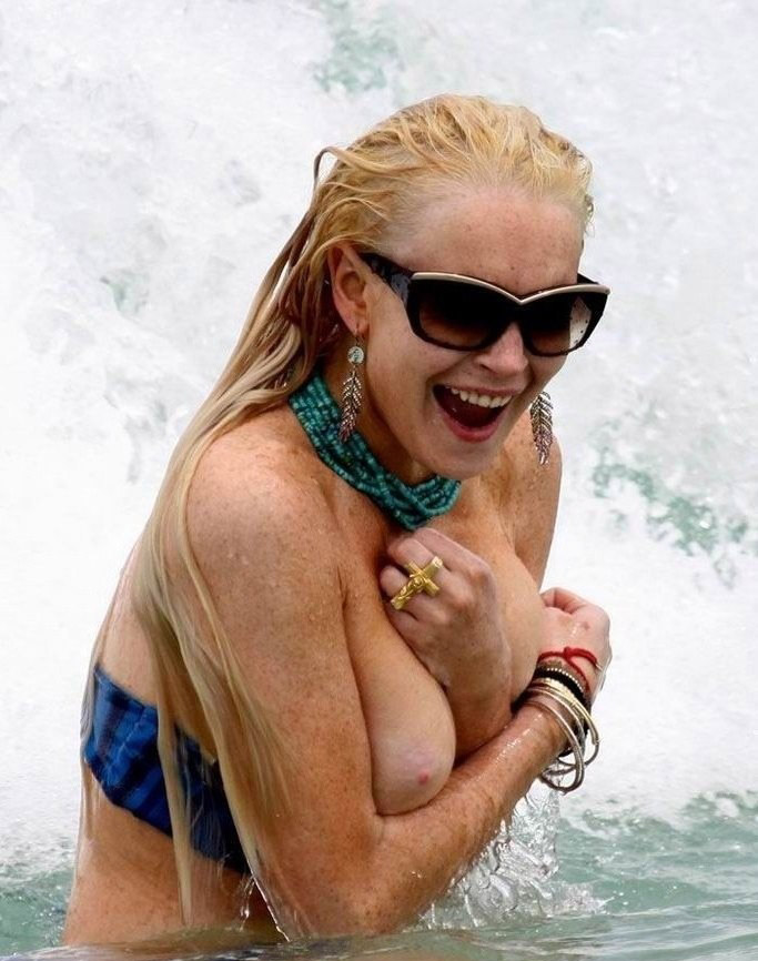 Lindsay Lohan nude. Photo - 21