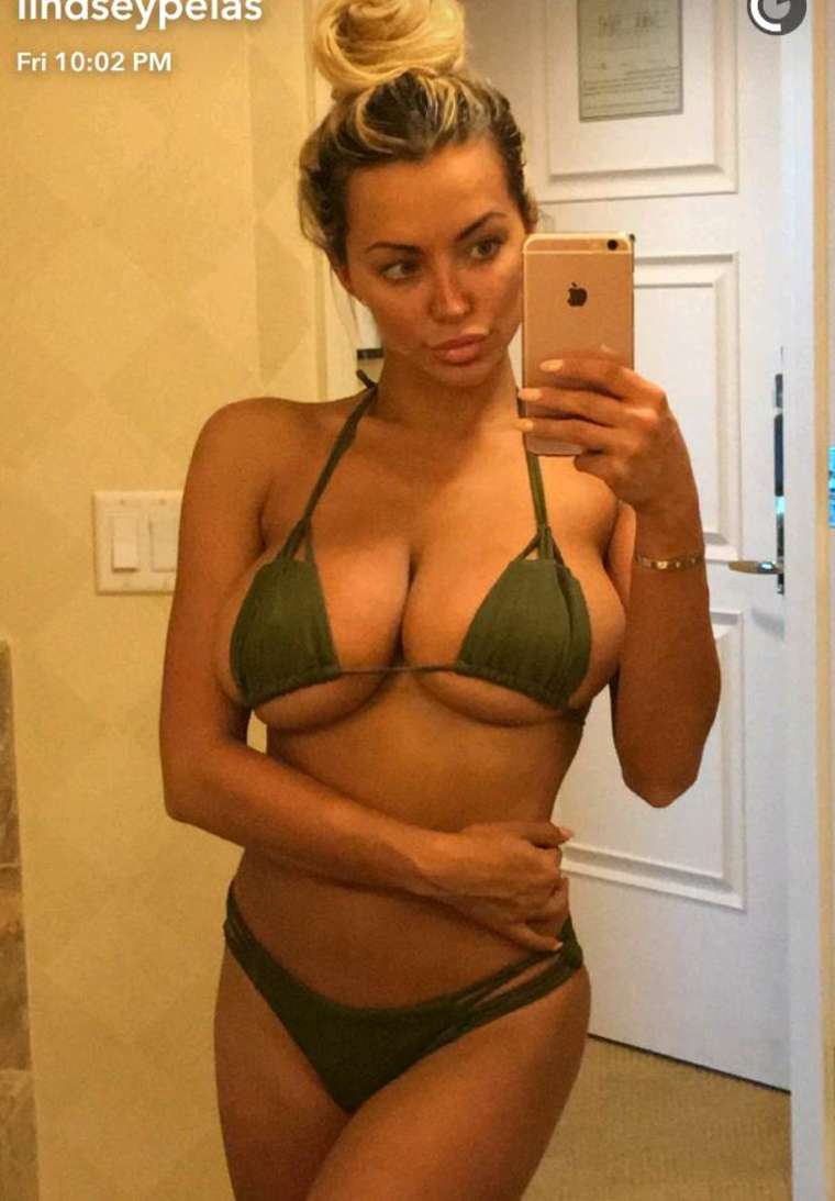 Lindsey Pelas nude. Photo - 4