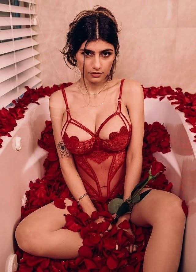 Mia Khalifa nude. Photo - 1