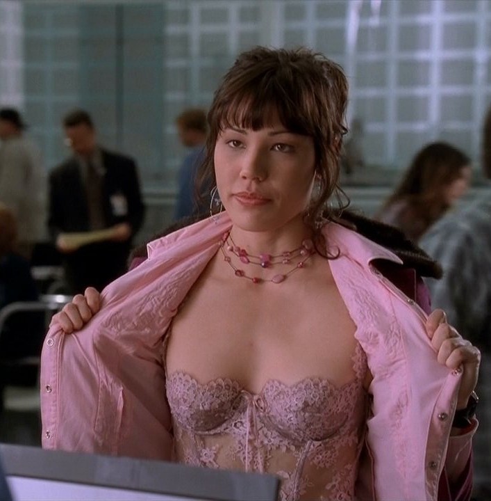Michaela Conlin nude. Photo - 4