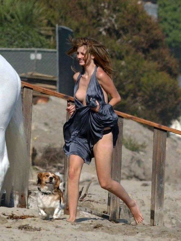 Mischa Barton nude. Photo - 2