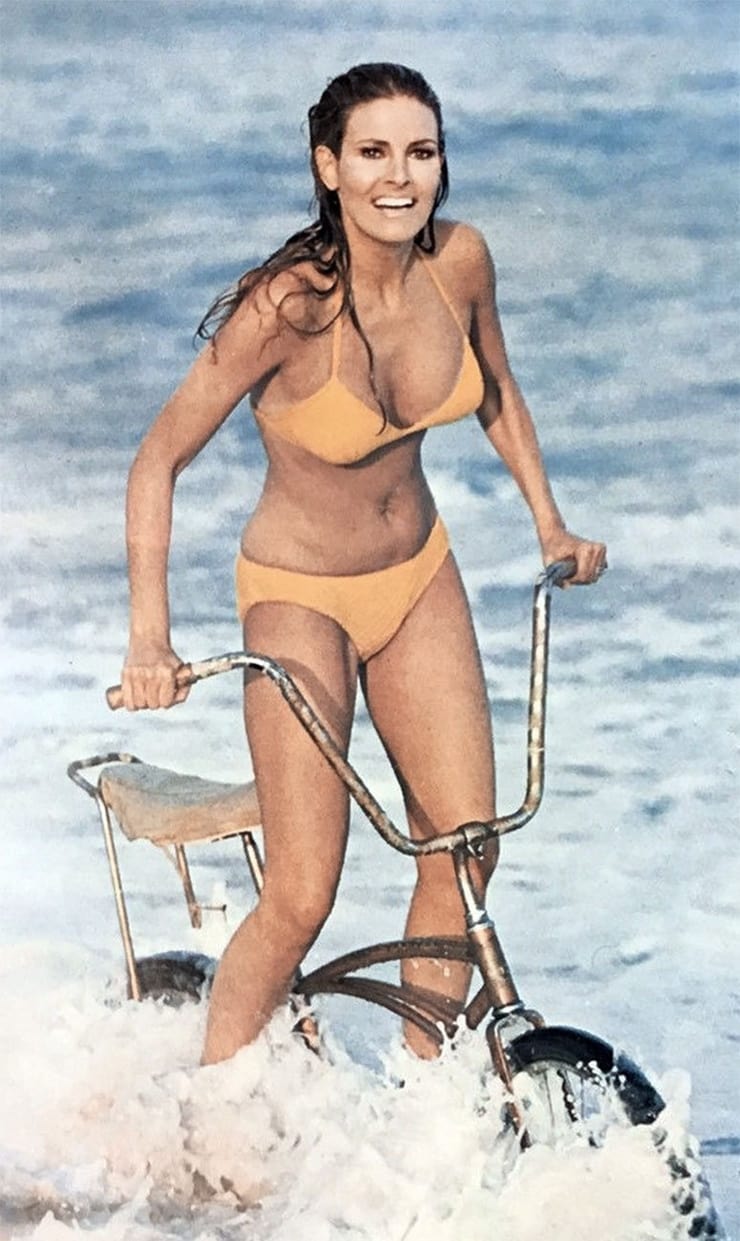Raquel Welch nude. Photo - 16