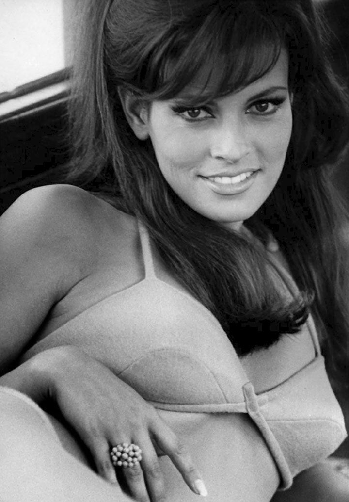 Raquel Welch nude. Photo - 23