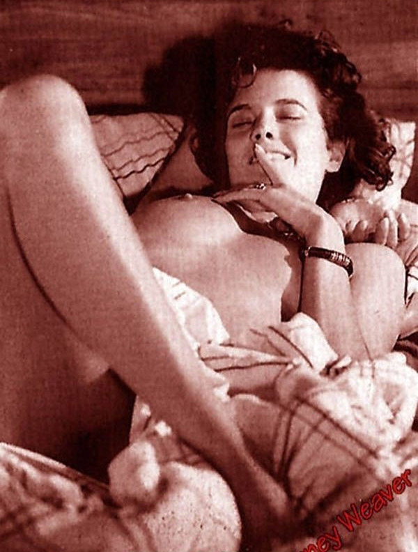 Sigourney Weaver nude. Photo - 10
