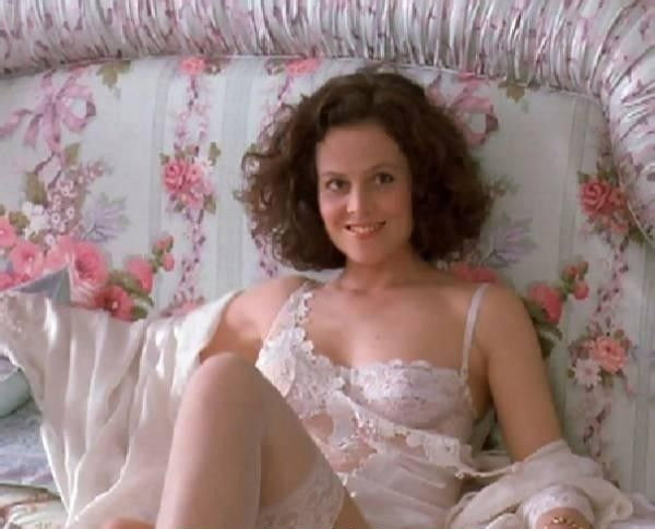 Sigourney Weaver nude. Photo - 18