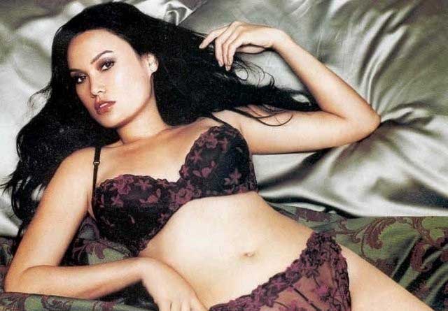 Tia Carrere nude. Photo - 3