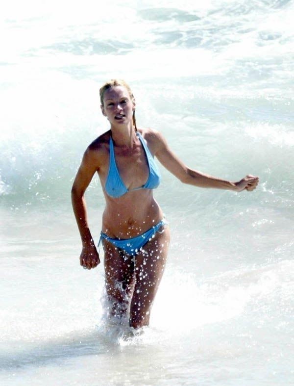 Uma Thurman nude. Photo - 19